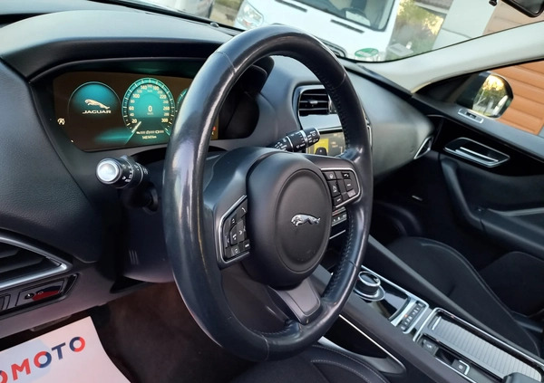 Jaguar F-Pace cena 109000 przebieg: 145000, rok produkcji 2017 z Swarzędz małe 742